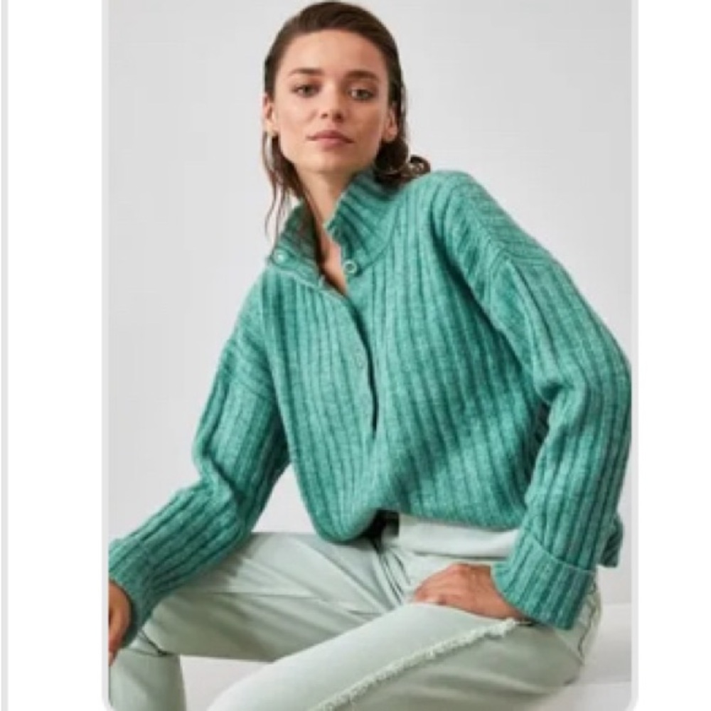 TRENDYOL Water Green V-neck Sweater